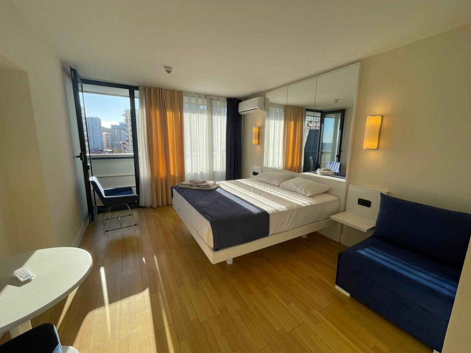 Suites Orbi City Aparthotel Batumi Zewnętrze zdjęcie